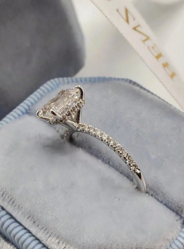 Luxury Classic 1 Carat Moissanite Ring - Image 2