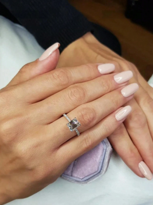 Luxury Classic 1 Carat Moissanite Ring - Image 4