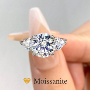 Double Heart Four-claw 3ct Moissanite Ring