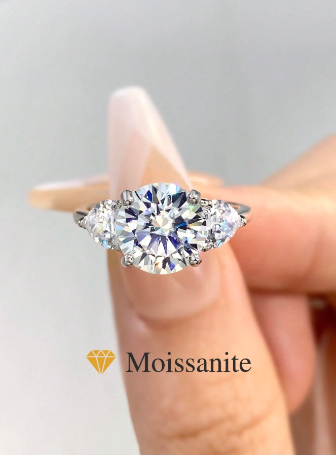 Double Heart Four-claw 3ct Moissanite Ring