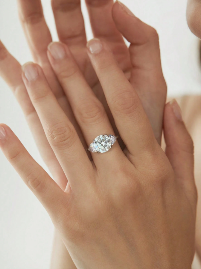 Double Heart Four-claw 3ct Moissanite Ring - Image 2