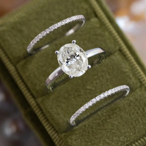 Four-Claw Diamond Wedding Set