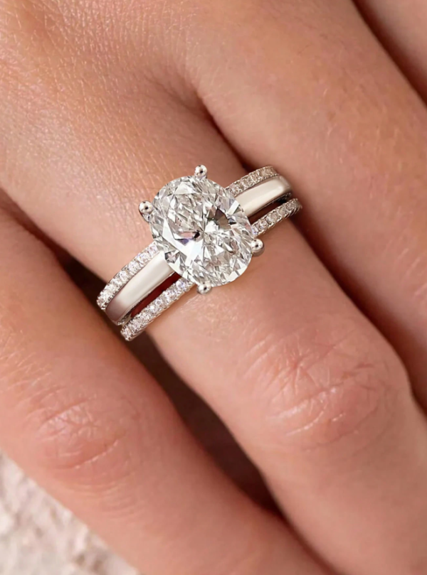 Four-Claw Diamond Wedding Set - Image 3