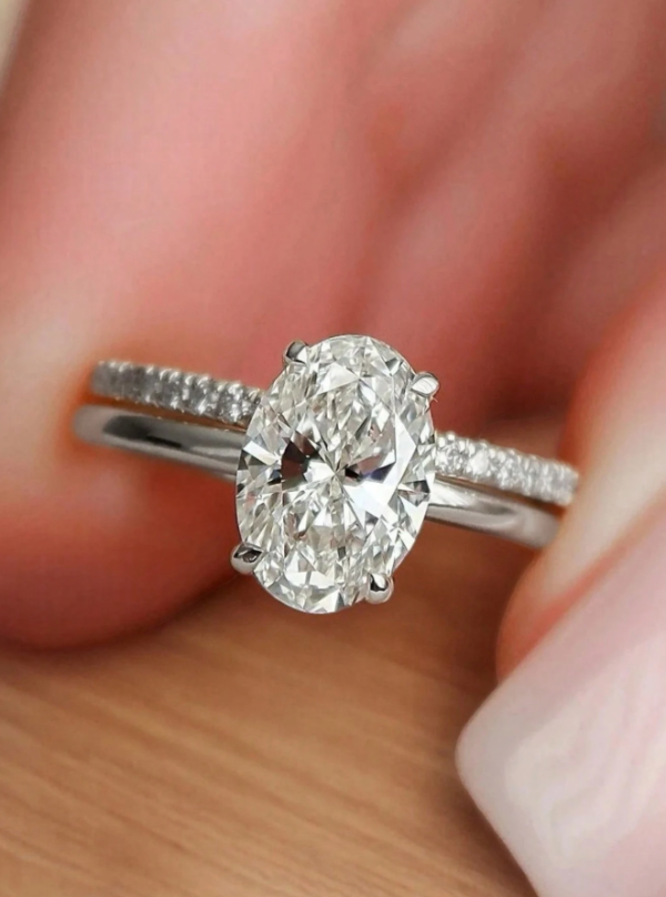 2ct Oval Single Row Wedding Ring Set - Image 2