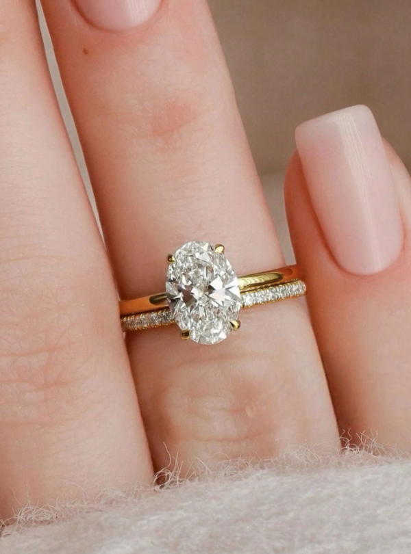 2ct Oval Single Row Wedding Ring Set - Image 9