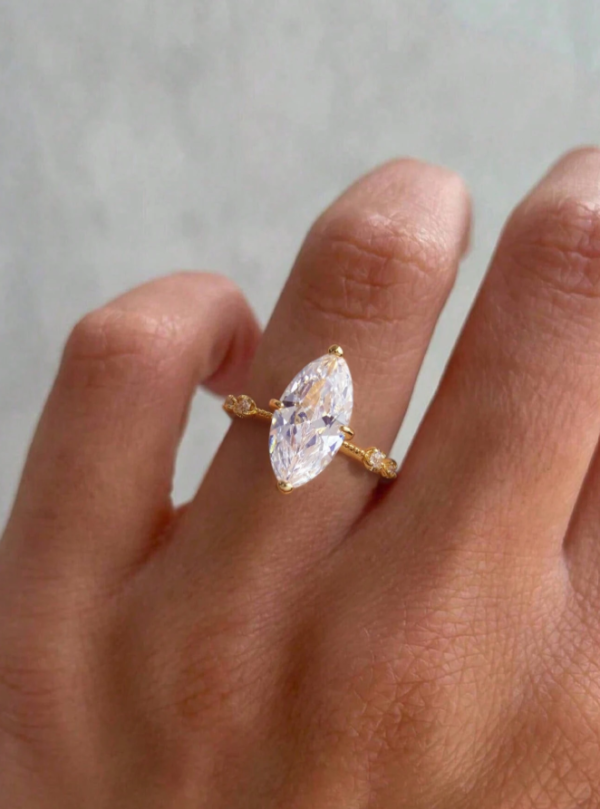Four Claw Hand Set Horse Eye Ring - Image 8