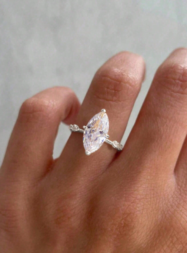 Four Claw Hand Set Horse Eye Ring - Image 9
