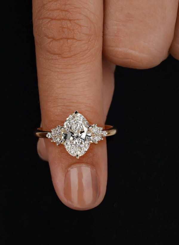 Elegant Round Oval Cubic Zirconia Ring - Image 6