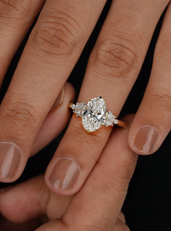 Elegant Round Oval Cubic Zirconia Ring - Image 7