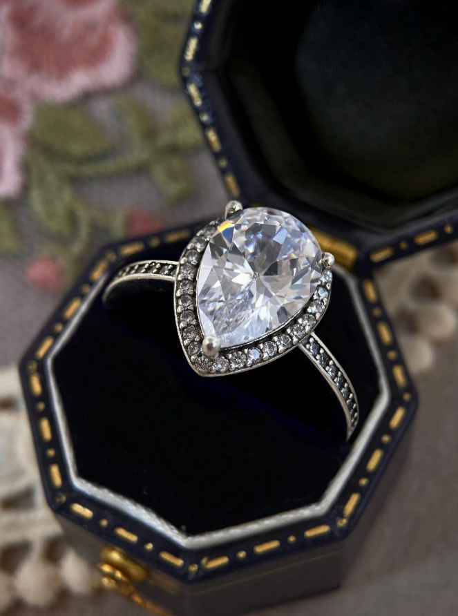 Teardrop Engagement Ring - Image 5