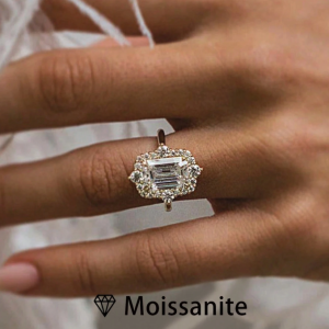 Palace Style 2ct Baguette Moissanite Ring