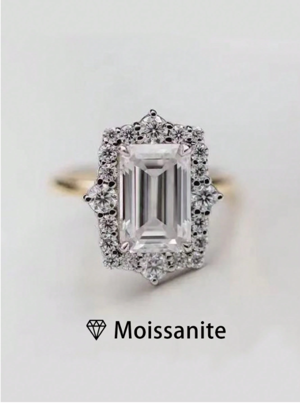 Palace Style 2ct Baguette Moissanite Ring - Image 3