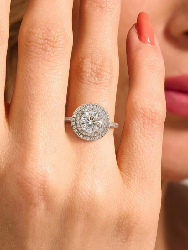 Eight-Claw Round Shape 1ct Moissanite Resplendent Diamond Wedding Ring - Image 2