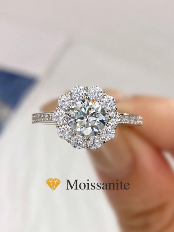 Round Sunflower Moissanite Diamond Ring