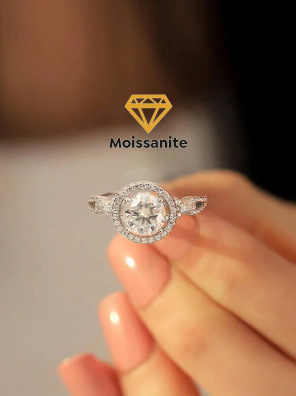 Four-Claw 1ct Moissanite Ring