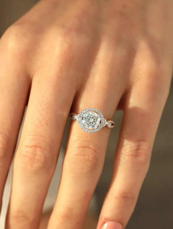 Four-Claw 1ct Moissanite Ring - Image 2