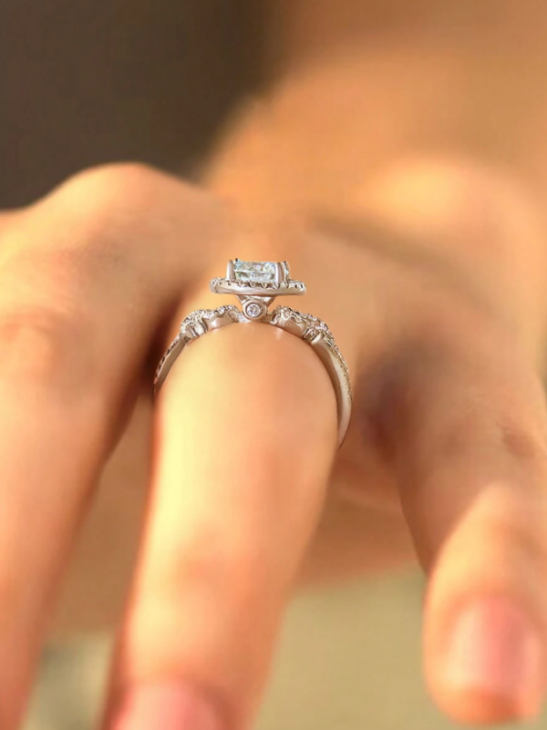 Four-Claw 1ct Moissanite Ring - Image 3