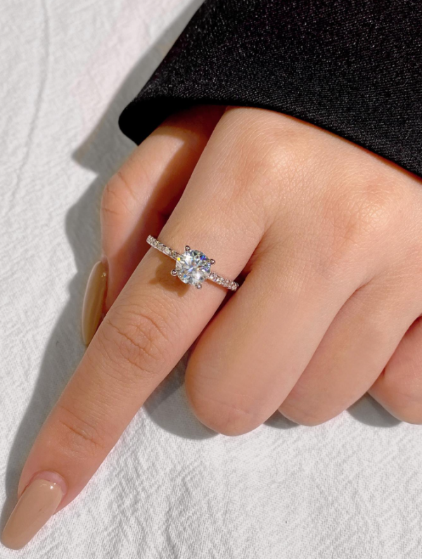 Newsoul Elegant Brilliant 2CT Moissanite Ring - Image 3