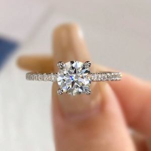 Newsoul Elegant Brilliant 2CT Moissanite Ring
