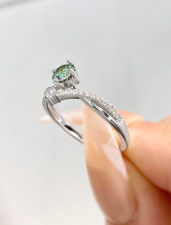 Princess Crown 0.5ct Moissanite Ring - Image 4