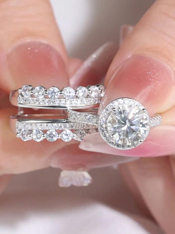 2 Carat Moissanite Wedding Ring Set - Image 4