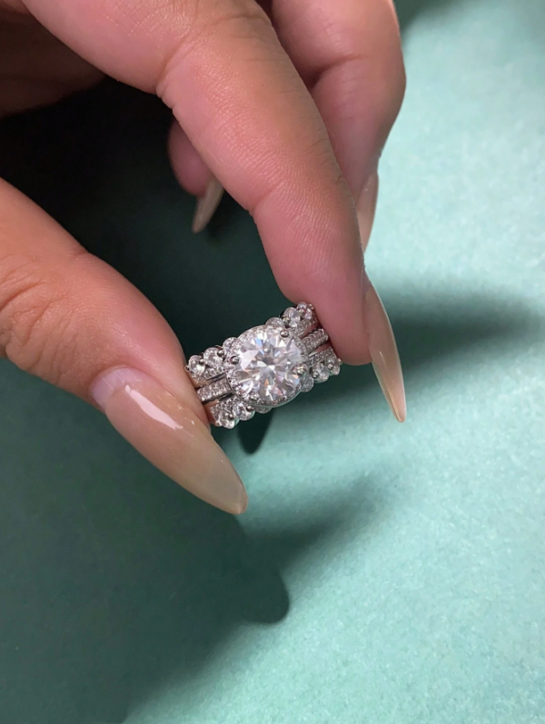 2 Carat Moissanite Wedding Ring Set - Image 7