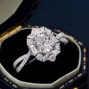 Oval Chante Moissanite Wedding Ring