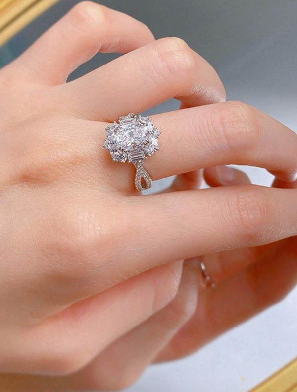 Oval Chante Moissanite Wedding Ring - Image 9