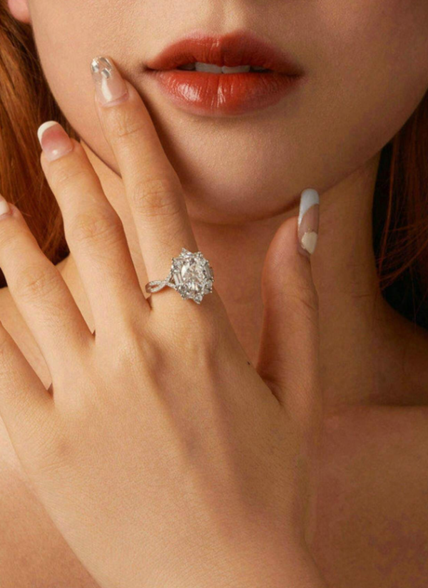Oval Chante Moissanite Wedding Ring - Image 10
