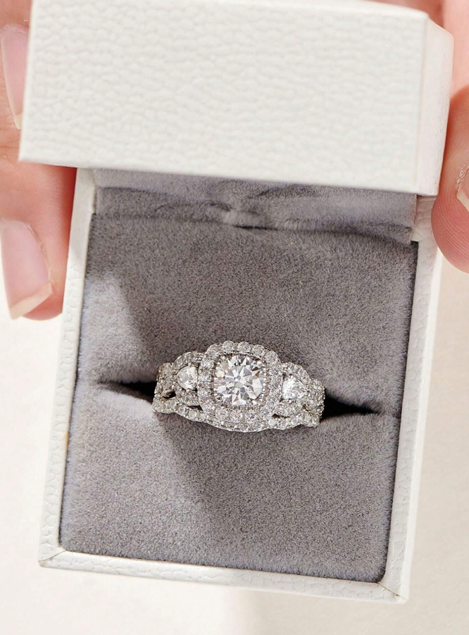 6*6mm 0.8 Ct Round & Pear Cubic Zirconia Wedding Set - Image 6