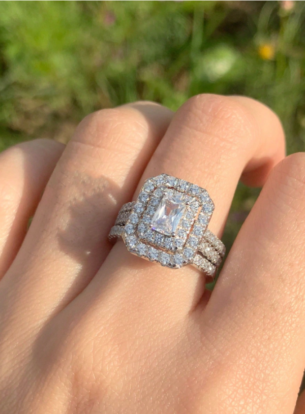 6*4mm Radiant Cut AAAAA Grade Cubic Zirconia Luxury Bridal Set - Image 4