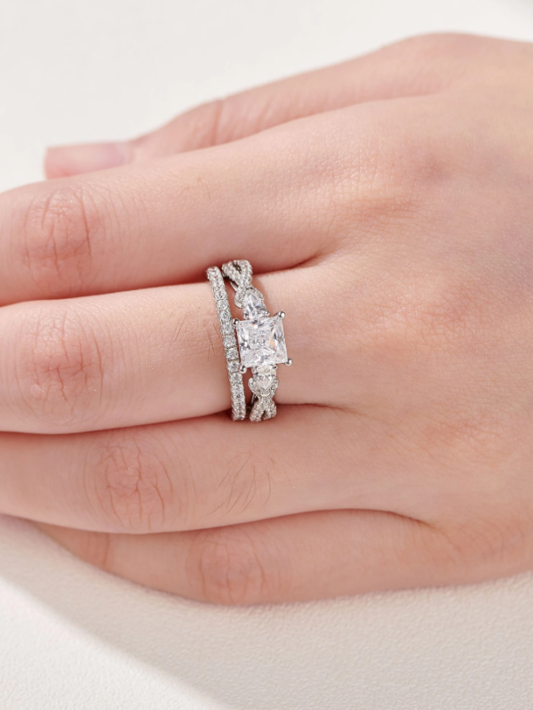6*6mm 0.8 Ct Princess Cut Pear Associated Stones High Grade Cubic Zirconia Engagement Ring - Image 2