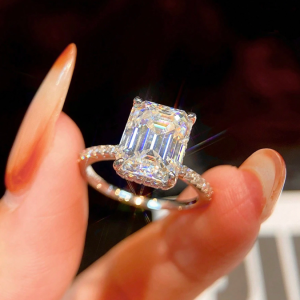 Emerald Cut Baguette Diamond Ring-4ct