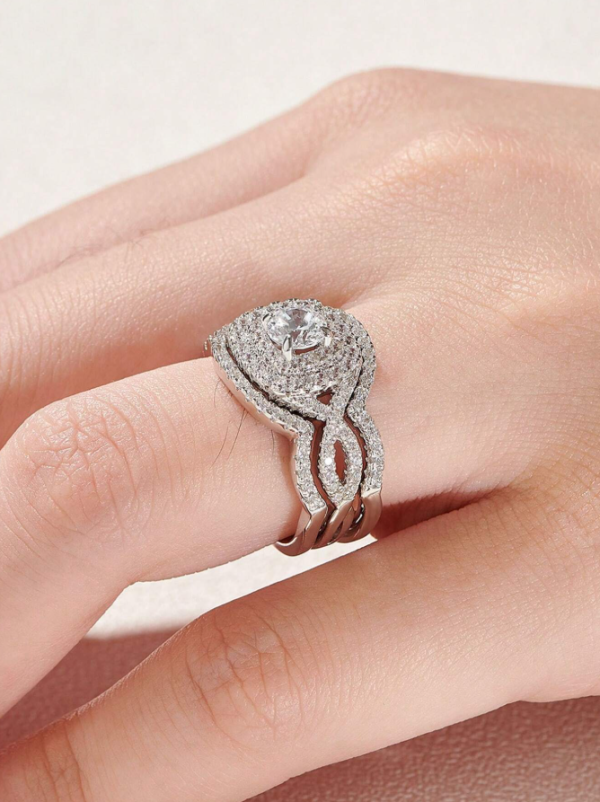 Halo Round Cut 6*6mm 0.8Ct AAAAA Grade Cubic Zirconia Engagement Bridal Ring - Image 2