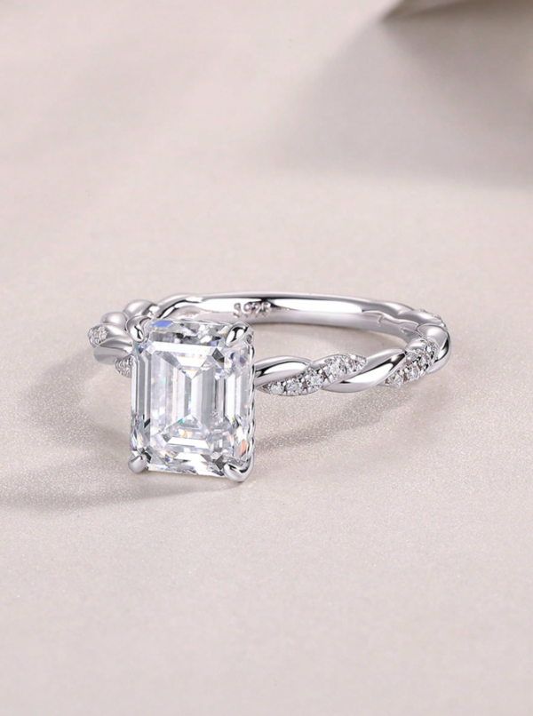 2CT Moissanite Silver Ring - Image 3