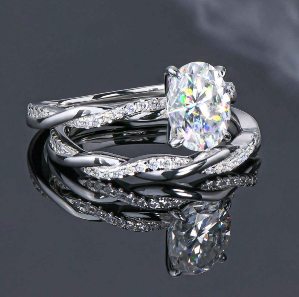 7x9mm (2ct) Oval Moissanite Twist Arm Wedding Set - Image 6