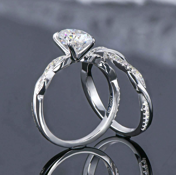 7x9mm (2ct) Oval Moissanite Twist Arm Wedding Set - Image 8