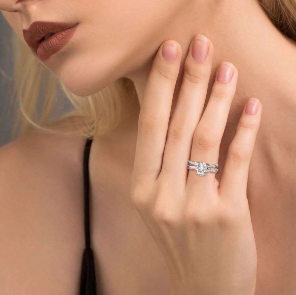 7x9mm (2ct) Oval Moissanite Twist Arm Wedding Set - Image 11