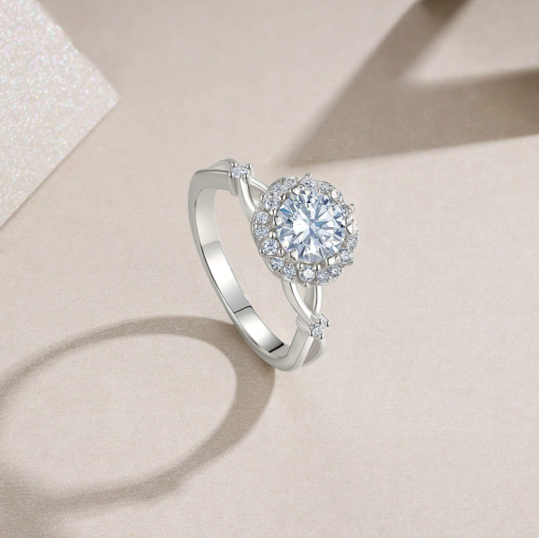 Floral Halo Design 1ct Moissanite Ring - Image 4