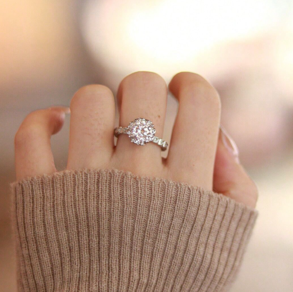 White Gold Floral Engraved Women's Wedding Band - Image 5