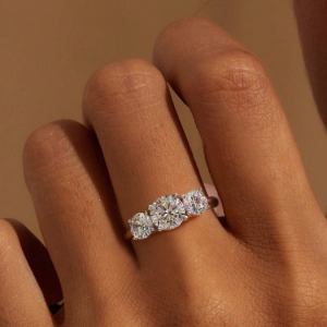 1 Carat Gorgeous Round Colorless Moissanite Diamond Engagement Ring