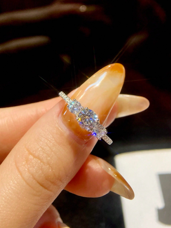 1 Carat Gorgeous Round Colorless Moissanite Diamond Engagement Ring