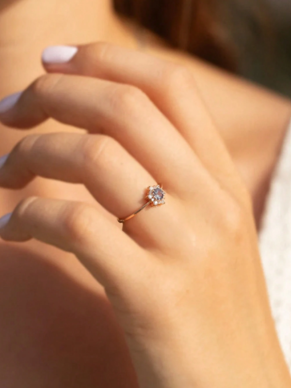 Sunflower Shaped Elegant Cubic Zirconia Classic Ring - Image 5