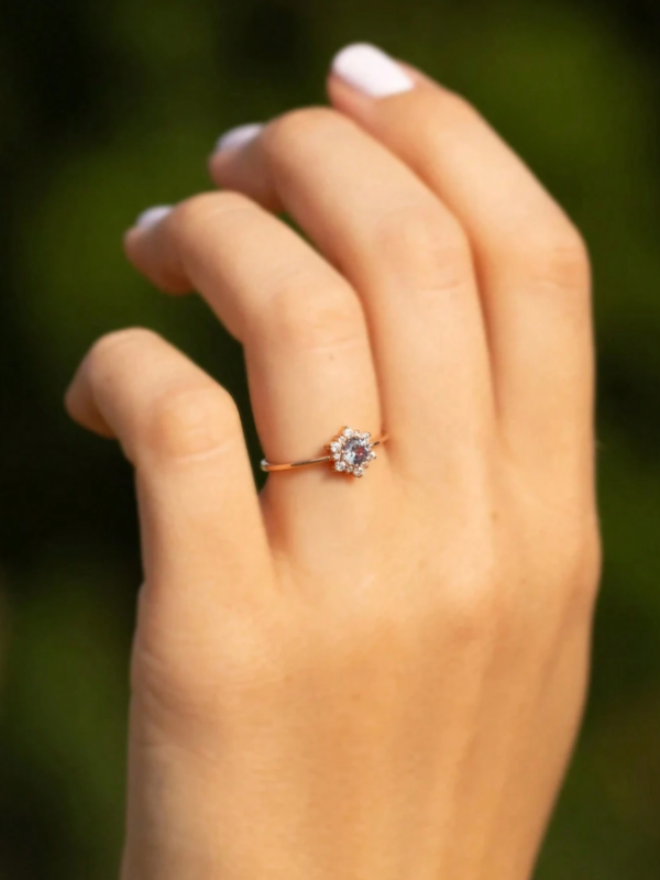 Sunflower Shaped Elegant Cubic Zirconia Classic Ring - Image 2