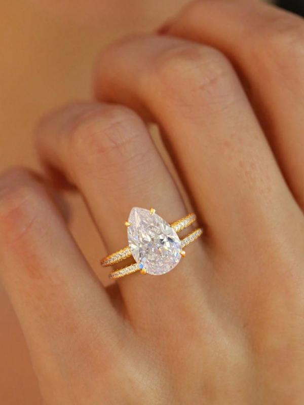 4 Carat & Water Drop Wedding Ring Set