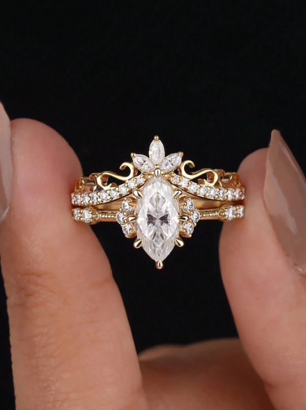 Horse Eye Flower Pattern Wedding Set