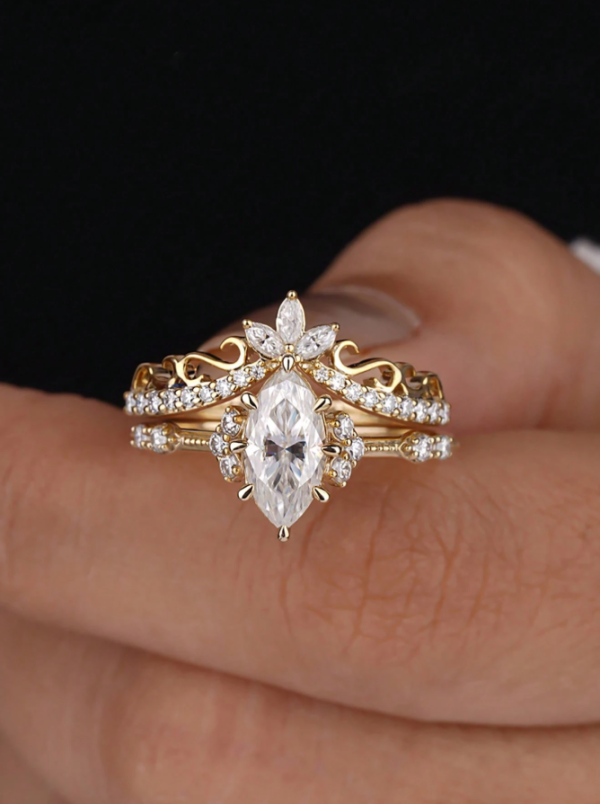 Horse Eye Flower Pattern Wedding Set - Image 3