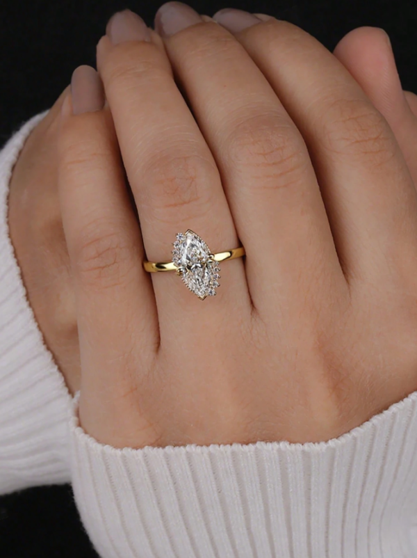 Classic And Gorgeous Horse-Eye Ring With Diamonds - Image 3