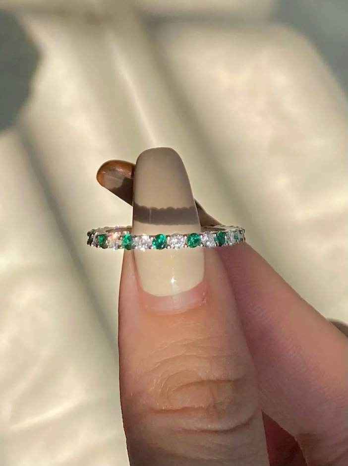 Amara Green Eternity Band - Image 4